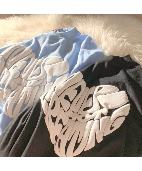 .KOM（ドットコム）の「A'GEM/9 × .kom『.kom/ドットケーオーエム』ハートグラフィック オーバーサイズ半袖Tシャツ（Tシャツ/カットソー・レディース・ライトブルー/ホワイト・L/M）」の3枚目の写真