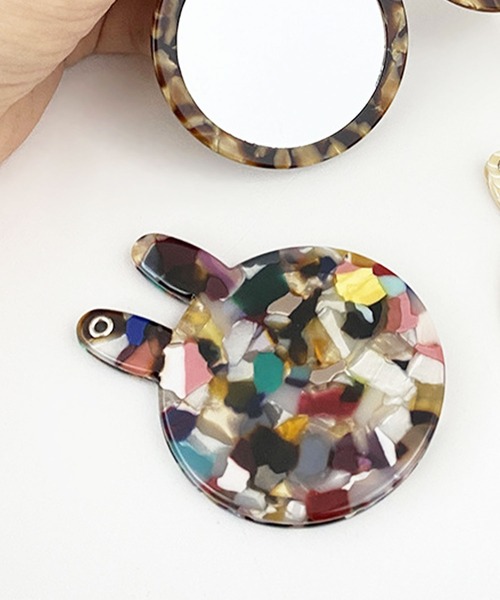 EPICKS（エピックス）の「ウサギ型べっ甲デザインコンパクトラウンド