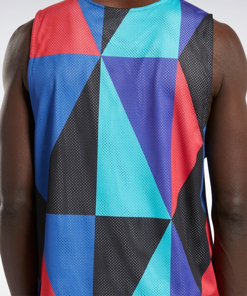 Reebok(リーボック)の「シティリーグ リバーシブル メッシュ ジャージー / City League Reversible Mesh Jersey(タンクトップ・メンズ・ブルー/ブラック・X-LARGE/LARGE/XXX-LARGE/MEDIUM/X-SMALL/XX-LARGE/SMALL)」の3枚目の写真