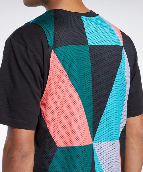 Reebok(リーボック)の「シティリーグ リバーシブル メッシュ ジャージー / City League Reversible Mesh Jersey(タンクトップ・メンズ・ブルー/ブラック・X-LARGE/LARGE/XXX-LARGE/MEDIUM/X-SMALL/XX-LARGE/SMALL)」の14枚目の写真