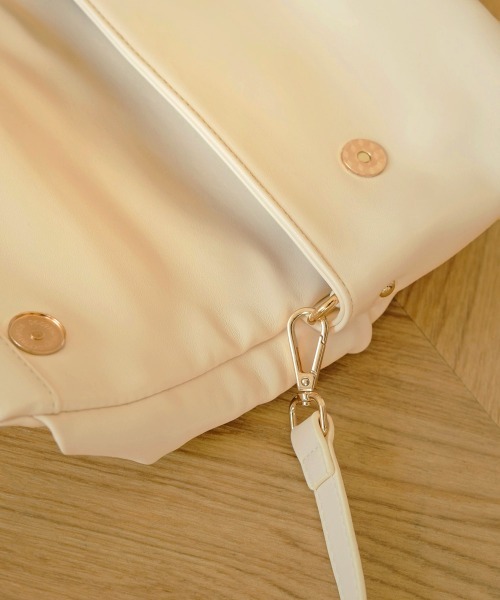 Bab(バブ)の「ねじりハンドルショルダーバッグ(ハンドバッグ・レディース・ライトブルー/ブラック/オフホワイト・ONESIZE)」の20枚目の写真