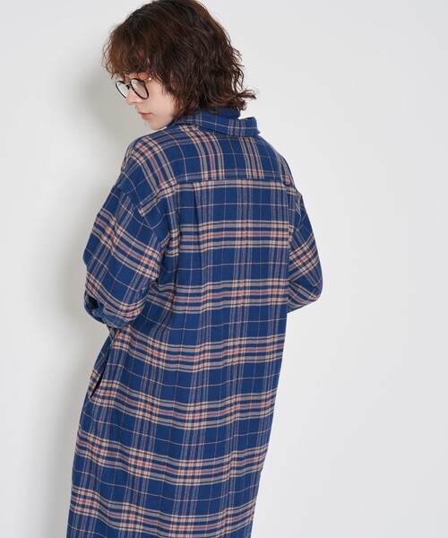 J.PRESS YORK STREET(ジェイプレスヨークストリート)の「【WOMEN】ネルチェックシャツワンピース(シャツワンピース・レディース・ターコイズブルー系3/ネイビー系3/パープル系3・F)」の4枚目の写真