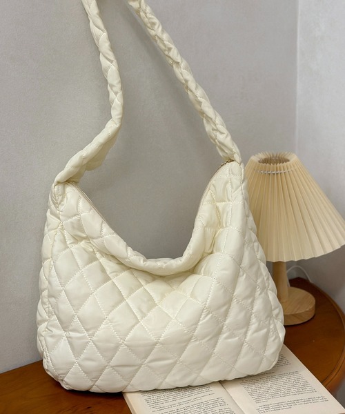 apres jour clair(アプレジュールクレア)の「【apres jour clair×ARIAZ】キルティングショルダーバッグ(ショルダーバッグ・レディース・ホワイト・FREE)」の9枚目の写真