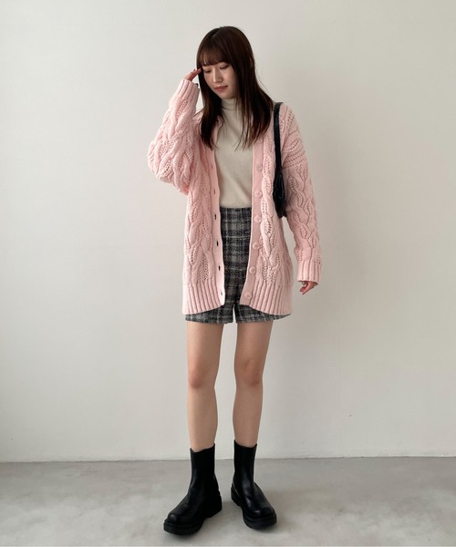 EPIMI E'PIMMY(エピミエピミー)の「〈ユニセックス〉2Wayケーブルクルーオーバーカーディガン(カーディガン/ボレロ・レディース・ピンク/ブラック/オフホワイト/ブルー・MEDIUM)」の8枚目の写真