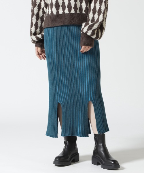 HCAE(エイチシーエーイー)の「HCAE(エイチシーエーイー) PLEATED RIB KNIT SKIRT/プリーツリブニットスカート(スカート・レディース・ブルー/パープル・F)」の2枚目の写真