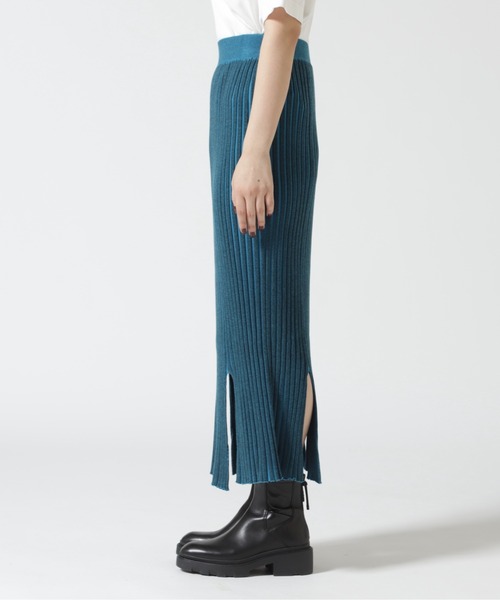 HCAE(エイチシーエーイー)の「HCAE(エイチシーエーイー) PLEATED RIB KNIT SKIRT/プリーツリブニットスカート(スカート・レディース・ブルー/パープル・F)」の5枚目の写真