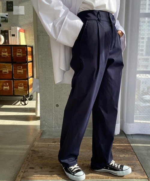 moment+（モーメントプラス）の「タック入りチノパンツ（チノパンツ・レディース・ベージュ/アイボリー/カーキ/ネイビー・S/L/M）」の4枚目の写真