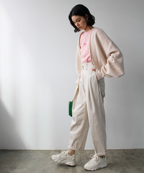 GeeRA(ジーラ)の「ハイウエストタックデザインチノパンツ(チノパンツ・レディース・ベージュ/ブラック/アイボリー・MEDIUM/LARGE)」の5枚目の写真