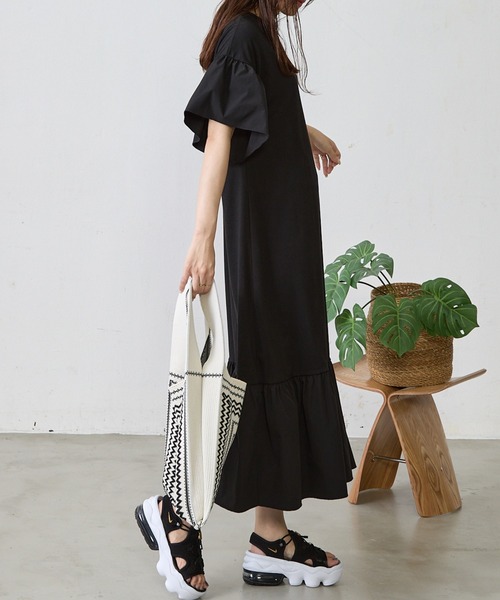 Shelly island（シェリーアイランド）の「フリルティアードカットワンピース（ワンピース・レディース・ブラック/ホワイト・M）」の16枚目の写真