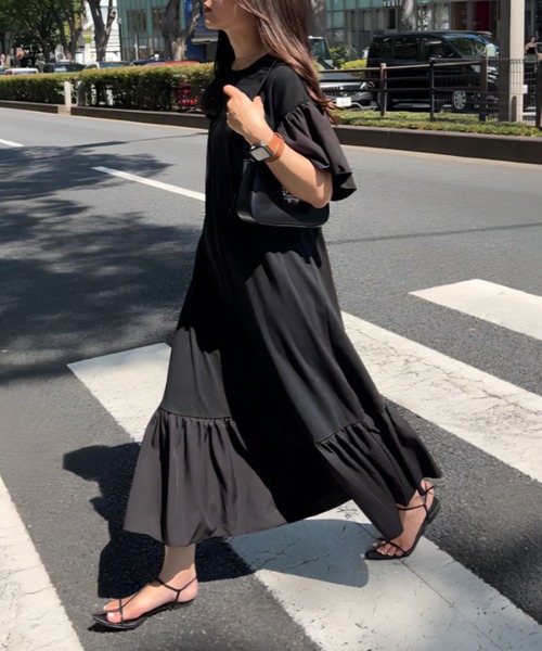 Shelly island（シェリーアイランド）の「フリルティアードカットワンピース（ワンピース・レディース・ブラック/ホワイト・M）」の4枚目の写真