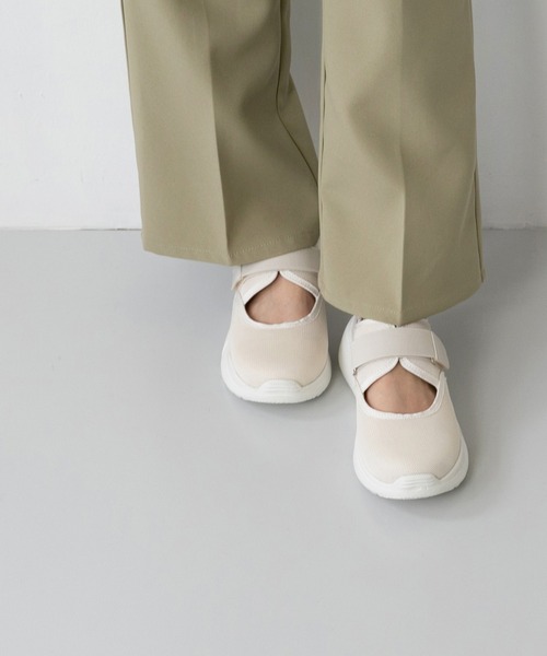 menue（メヌエ）の「厚底 ベルクロメッシュ メリージェーン スニーカー（スニーカー・レディース・ブラック/アイボリー・LL/S/M/L）」の5枚目の写真