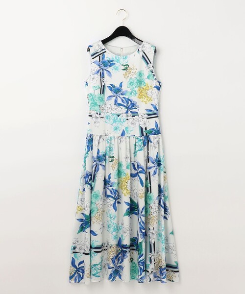 GRACE CONTINENTAL（グレースコンチネンタル）の「フラワープリントノースリーブワンピース（ワンピース・レディース・ベージュ/ブルー・36）」の12枚目の写真
