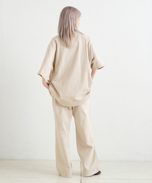WHIMSIC(ウィムジック)の「【UNISEX/SET UP対応】ヘビーウェイトカットソーポロシャツ(ポロシャツ・メンズ・チャコールグレー/アイボリー・FREE)」の5枚目の写真