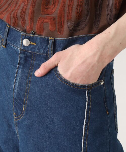 tk.TAKEO KIKUCHI(ティーケータケオキクチ)の「◆フリンジカットデニムパンツ(デニムパンツ・メンズ・チャコールグレー/ブルー・03/02)」の9枚目の写真