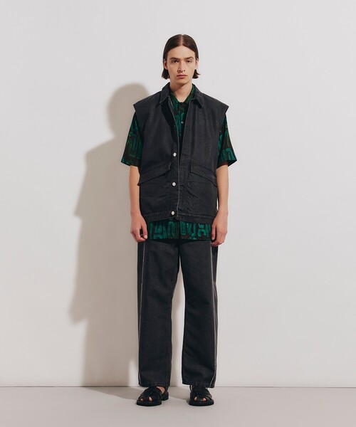 tk.TAKEO KIKUCHI(ティーケータケオキクチ)の「◆フリンジカットデニムパンツ(デニムパンツ・メンズ・チャコールグレー/ブルー・03/02)」の4枚目の写真