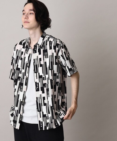 THE SHOP TK (ザ ショップ ティーケー )の「◆レギュラーカラープリント柄シャツ(シャツ/ブラウス・メンズ・ブラック系7/ネイビー系2/グレー系4/ブラック系2・03/02/04)」の2枚目の写真