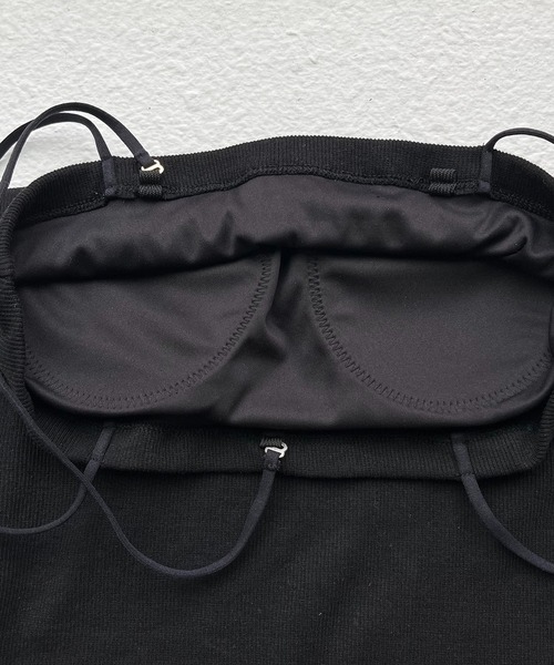 CAPRICIEUX LE'MAGE（カプリシューレマージュ）の「アシメストラップキャミ（キャミソール・レディース・ホワイト/ブラック/グレイッシュベージュ・38/36）」の5枚目の写真