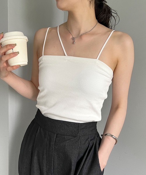 CAPRICIEUX LE'MAGE（カプリシューレマージュ）の「アシメストラップキャミ（キャミソール・レディース・ホワイト/ブラック/グレイッシュベージュ・38/36）」の12枚目の写真