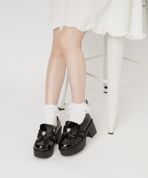 cs T&P（シーエスティーアンドピー）の「キラキラストーン付きリボン厚底ローファーパンプス（パンプス・レディース・ホワイト系2/ピンク系6/ブラック系1/ダークブラウン系1/ブラック系8/ホワイト系9/ピンク系9・LL/L/S/M）」の13枚目の写真