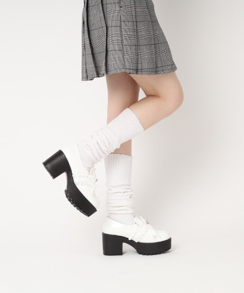 cs T&P（シーエスティーアンドピー）の「キラキラストーン付きリボン厚底ローファーパンプス（パンプス・レディース・ホワイト系2/ピンク系6/ブラック系1/ダークブラウン系1/ブラック系8/ホワイト系9/ピンク系9・LL/L/S/M）」の18枚目の写真