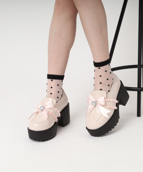 cs T&P（シーエスティーアンドピー）の「キラキラストーン付きリボン厚底ローファーパンプス（パンプス・レディース・ホワイト系2/ピンク系6/ブラック系1/ダークブラウン系1/ブラック系8/ホワイト系9/ピンク系9・LL/L/S/M）」の19枚目の写真