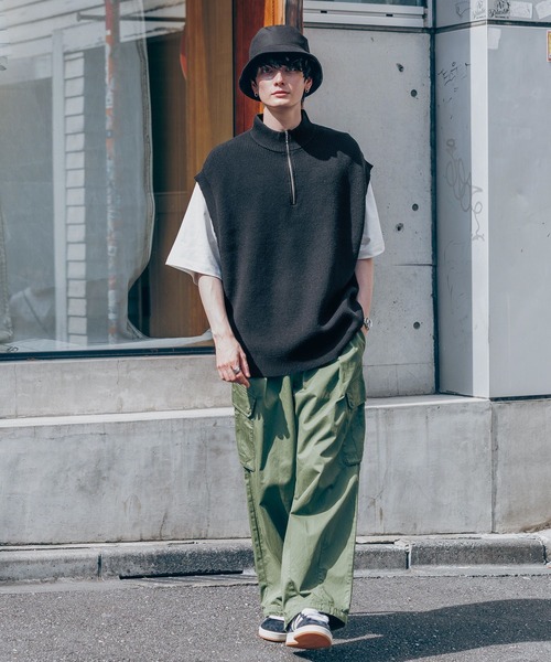 RAGEBLUE(レイジブルー)の「ハーフジップ/モックネックニットベスト(ベスト・メンズ・ホワイト/ブラック/ブラウン・MEDIUM/LARGE)」の5枚目の写真