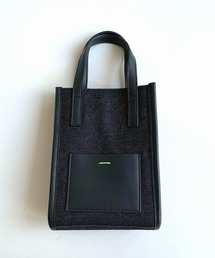 Q | モノグラムデニムコンビショルダー(ショルダーバッグ)