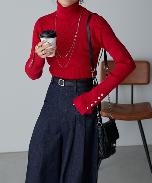 Anss.me（アンスミー）の「【Anss.me】リブニット袖口ボタンタートルネックプルオーバー（ニット/セーター・レディース・グレイッシュベージュ/杢グレー/ブラック/レッド/グリーン/アイボリー・FREE）」の6枚目の写真