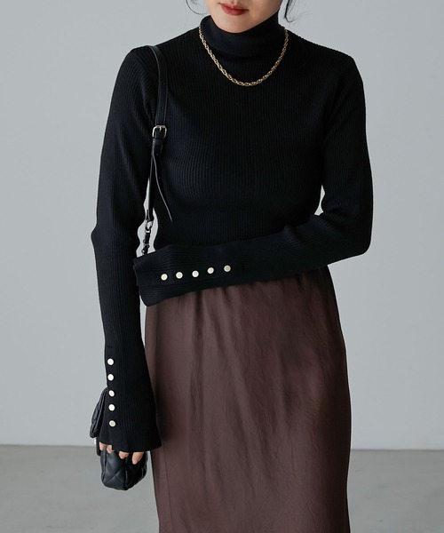 Anss.me（アンスミー）の「【Anss.me】リブニット袖口ボタンタートルネックプルオーバー（ニット/セーター・レディース・グレイッシュベージュ/杢グレー/ブラック/レッド/グリーン/アイボリー・FREE）」の10枚目の写真