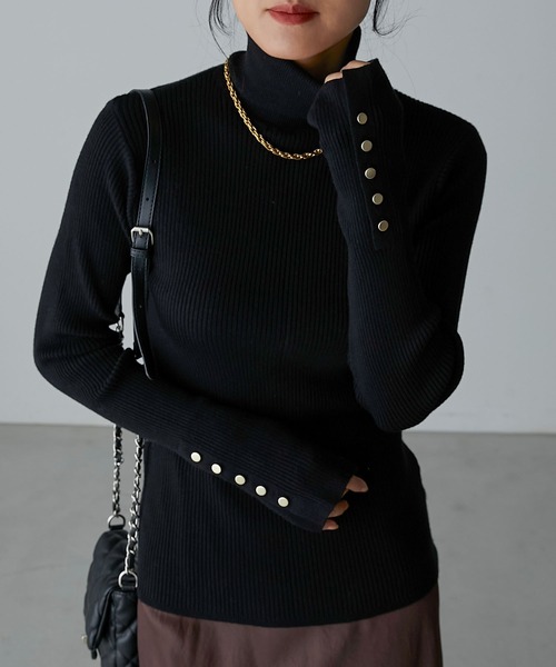 Anss.me（アンスミー）の「【Anss.me】リブニット袖口ボタンタートルネックプルオーバー（ニット/セーター・レディース・グレイッシュベージュ/杢グレー/ブラック/レッド/グリーン/アイボリー・FREE）」の12枚目の写真