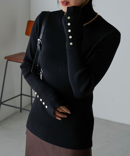 Anss.me（アンスミー）の「【Anss.me】リブニット袖口ボタンタートルネックプルオーバー（ニット/セーター・レディース・グレイッシュベージュ/杢グレー/ブラック/レッド/グリーン/アイボリー・FREE）」の15枚目の写真