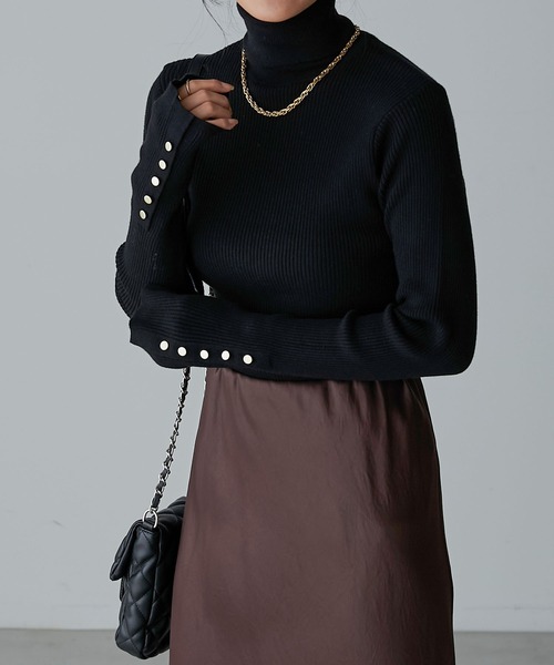 Anss.me（アンスミー）の「【Anss.me】リブニット袖口ボタンタートルネックプルオーバー（ニット/セーター・レディース・グレイッシュベージュ/杢グレー/ブラック/レッド/グリーン/アイボリー・FREE）」の16枚目の写真