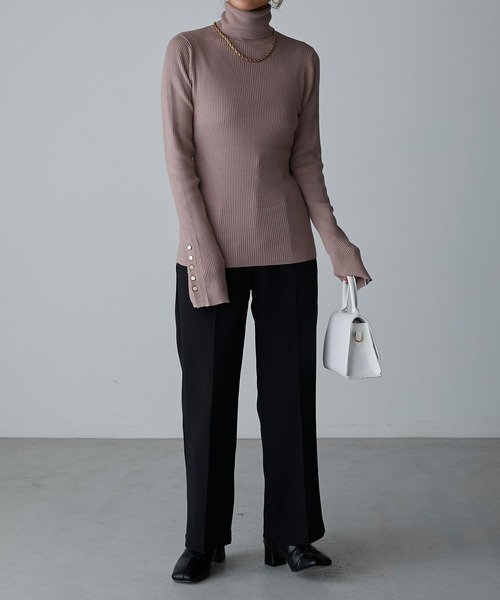 Anss.me（アンスミー）の「【Anss.me】リブニット袖口ボタンタートルネックプルオーバー（ニット/セーター・レディース・グレイッシュベージュ/杢グレー/ブラック/レッド/グリーン/アイボリー・FREE）」の22枚目の写真