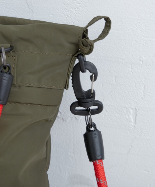 CIAOPANIC TYPY（チャオパニックティピー）の「【tsac/TheSunAndClassic】ヘルメットバッグS（ショルダーバッグ・メンズ・カーキ/ブラック/ベージュ・ONE SIZE）」の15枚目の写真