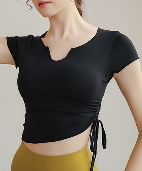 DAY CLOSET（デイ クローゼット）の「レディース サイドリボンスリットネッククロップドヨガウェアトップス[トレーニングウェア/ジムウェア/ピラティスウェア]（その他トップス・レディース・ブラック/ブルー/ホワイト/グリーン/マスタード・M/S/L）」の2枚目の写真