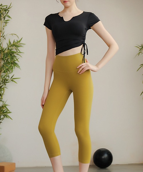 DAY CLOSET（デイ クローゼット）の「レディース サイドリボンスリットネッククロップドヨガウェアトップス[トレーニングウェア/ジムウェア/ピラティスウェア]（その他トップス・レディース・ブラック/ブルー/ホワイト/グリーン/マスタード・M/S/L）」の10枚目の写真