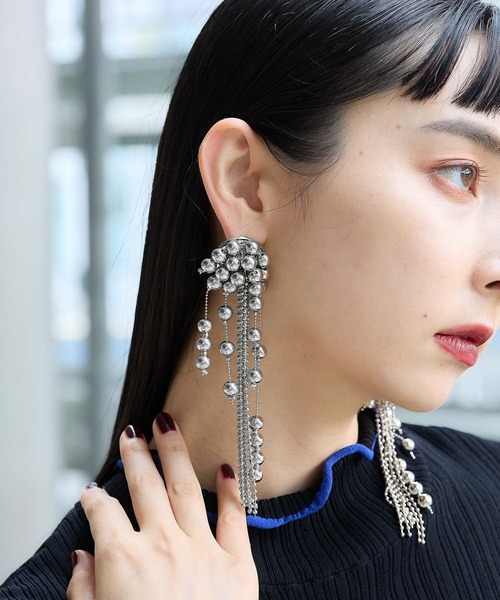 HARE（ハレ）の「ボリュームデザインピアス(HARE)（ピアス（両耳用）・レディース・シルバー・FREE）」の2枚目の写真