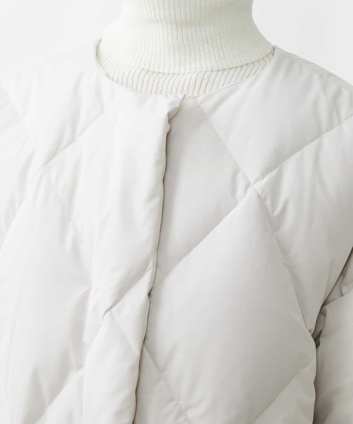 MICHEL KLEIN（ミッシェル・クラン）の「[撥水素材]ダイヤモンドキルティングダウンコート（ダウンジャケット/コート・レディース・ライトグレー/ダークグレー・40/38）」の13枚目の写真