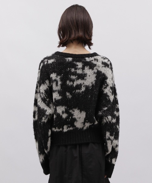 LAKOLE（ラコレ）の「ジャカードニットプルオーバー / 987997（ニット/セーター・レディース・ライトグレー系/ブラック×ホワイト/ホワイト系9・SMALL/MEDIUM）」の6枚目の写真