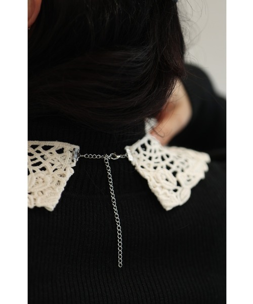 cawaii（カワイイ）の「ラインストーンとパールを散りばめたカッティングレース襟ネックレス（付け襟・レディース・ホワイト・FREE）」の8枚目の写真