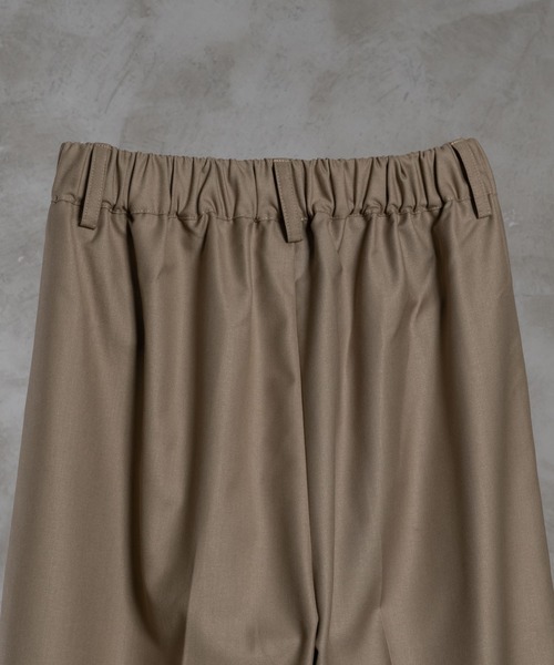 adree(アドリー)の「high waist tuck wide slacks / ハイウエストタックワイドスラックス(スラックス・レディース・ブラック/ベージュ・MEDIUM/SMALL)」の5枚目の写真