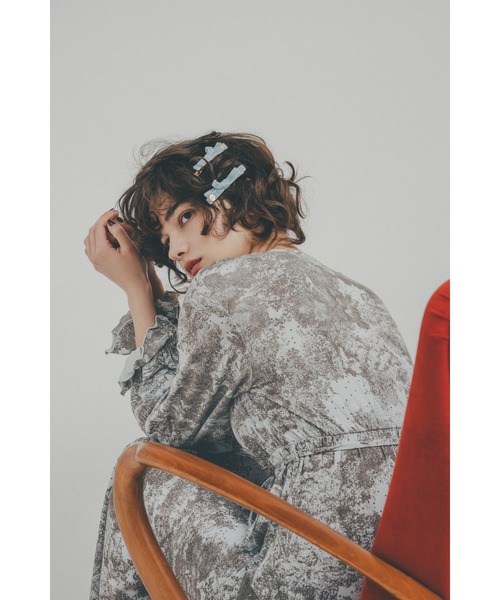 SNIDEL HOME(スナイデルホーム)の「リボンヘアクリップ(シュシュ・レディース・アイボリー/ブラック・FREE)」の6枚目の写真