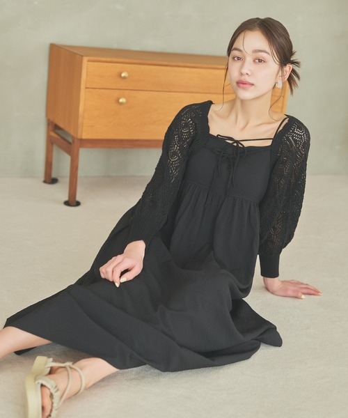 mysty woman(ミスティウーマン)の「透かしカーデSETキャミワンピース 110449(ワンピース・レディース・ブラック/ライトグリーン/グレー系その他・FREE)」の4枚目の写真