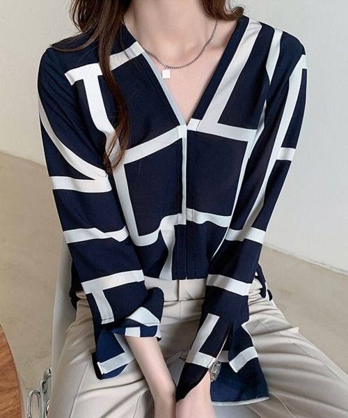 Miniministore(ミニミニストア)の「幾何学模様ブラウスレディースVネック長袖(シャツ/ブラウス・レディース・ネイビー/ベージュ・XL/L/M)」の16枚目の写真