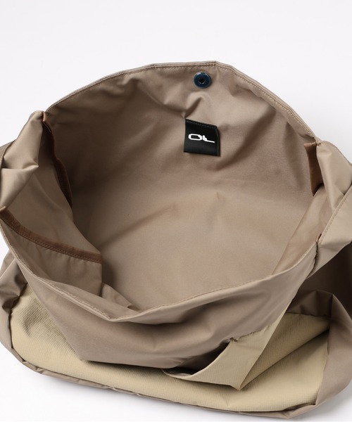 JIEDA（ジエダ）の「【OUTLIERS×JieDa】2 TONE SHOULDER BAG（ショルダーバッグ・メンズ・ブラック/サンドベージュ・ONESIZE）」の3枚目の写真