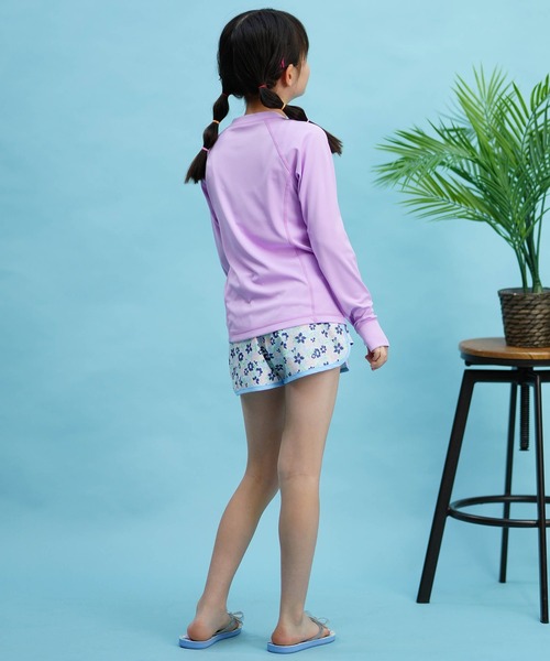ROXY（ロキシー）の「ROXY/ロキシー キッズ ラッシュガード Tシャツ 長袖 ロンT UVケア TLY241107（ラッシュガード・キッズ・ライラック/ブラック/ホワイト・150cm/140cm/130cm）」の6枚目の写真