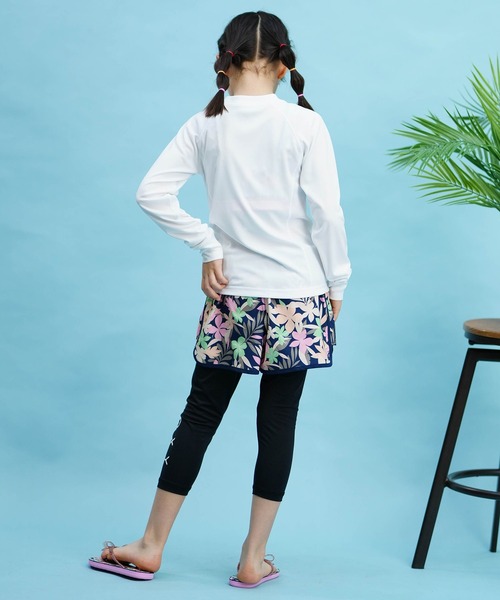 ROXY（ロキシー）の「ROXY/ロキシー キッズ ラッシュガード Tシャツ 長袖 ロンT UVケア TLY241107（ラッシュガード・キッズ・ライラック/ブラック/ホワイト・150cm/140cm/130cm）」の19枚目の写真