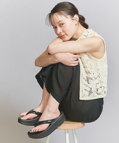 OOFOS（ウーフォス）の「＜OOFOS＞OOmega  サンダル（サンダル・レディース・ベージュ/ブラック/その他1・7/6/8）」の7枚目の写真