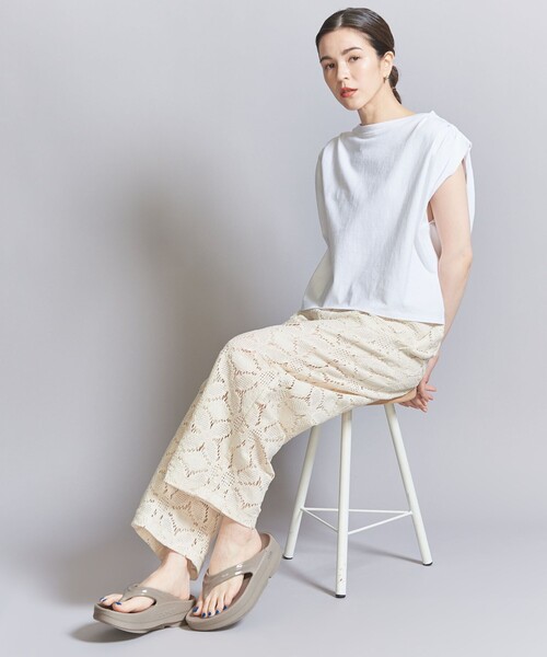 ＜OOFOS＞OOmega ウーフォス　ベージュ　サイズ6 FREAK'S STORE サンダル OOFOS/ウーフォス Oomega Luxe「6-8