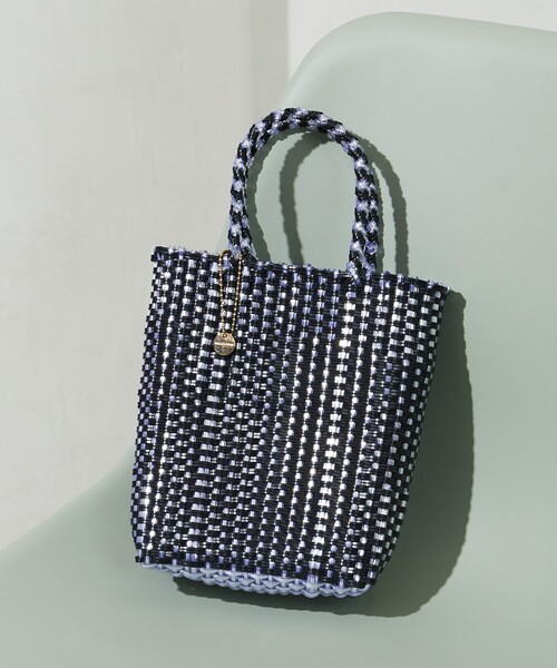 FREAK'S STORE(フリークスストア)の「限定展開 FS チャーム 付き メルカド ラメ バッグ(かごバッグ・レディース・オフホワイト/ブラック/グリーン・ONE SIZE)」の4枚目の写真